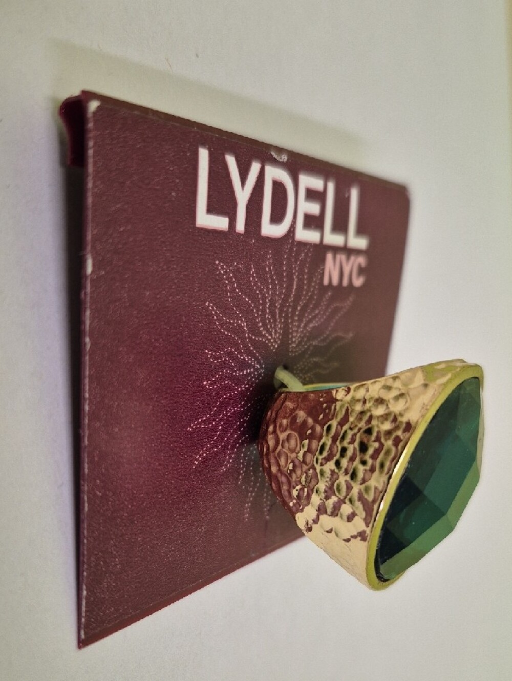 Lydell NYC Green Cocktail Hammered Gold Tone Ring - Size 7 - Picture 2 of 3